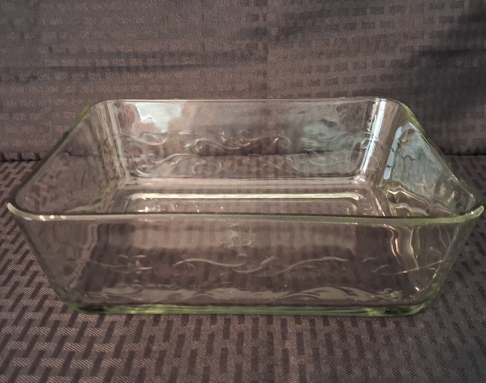 Princess House Fantasia Seal-tight 11 Cup 2.75 qt Storage Container No Lid